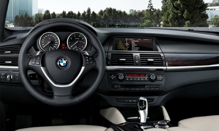  BMW X6.  